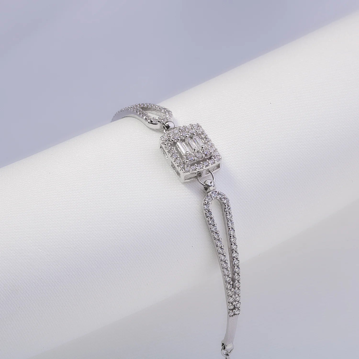 unique Spark Silver Necklace & Bracelet