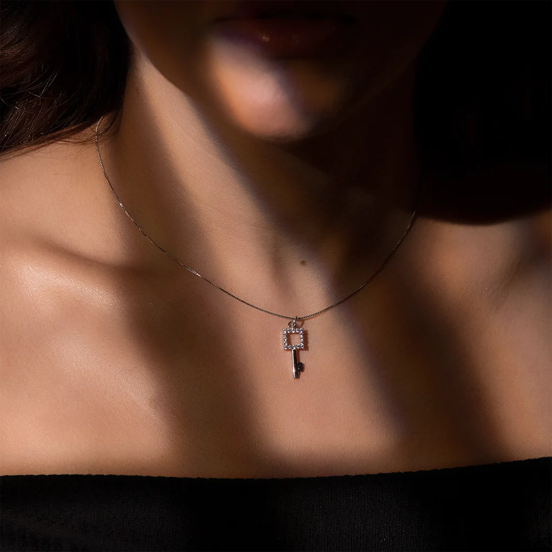 Clé de Cristal Silver Necklace