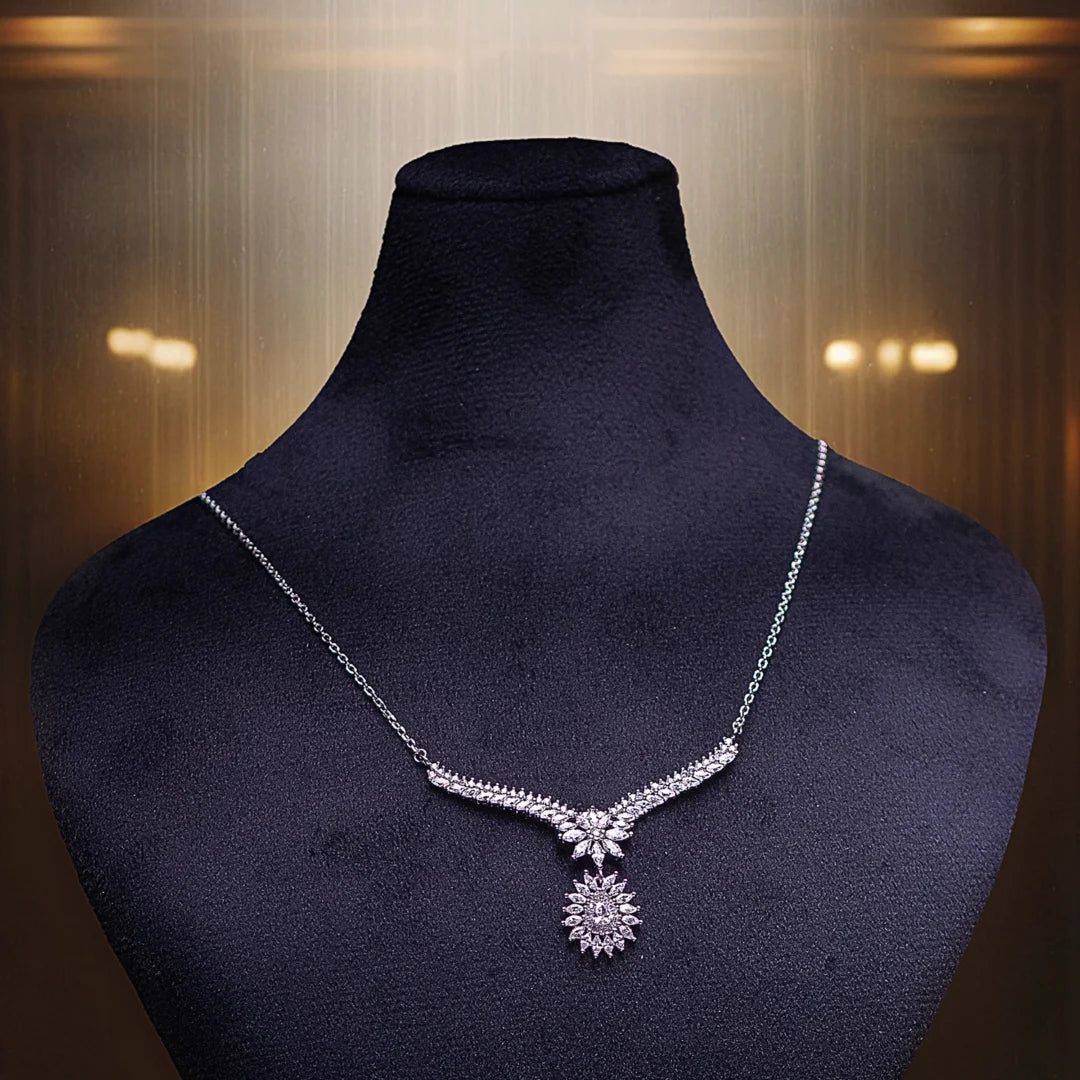 Glamour Flicker Silver Necklace