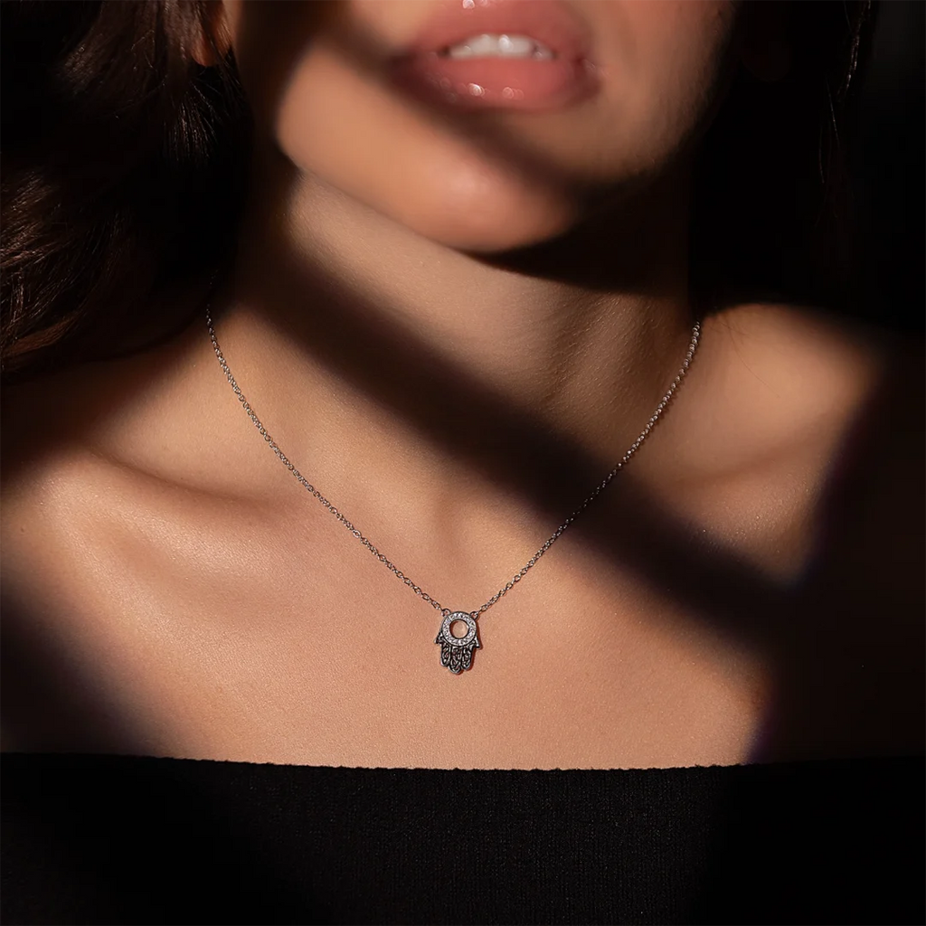 Luna Mano Silver Necklace
