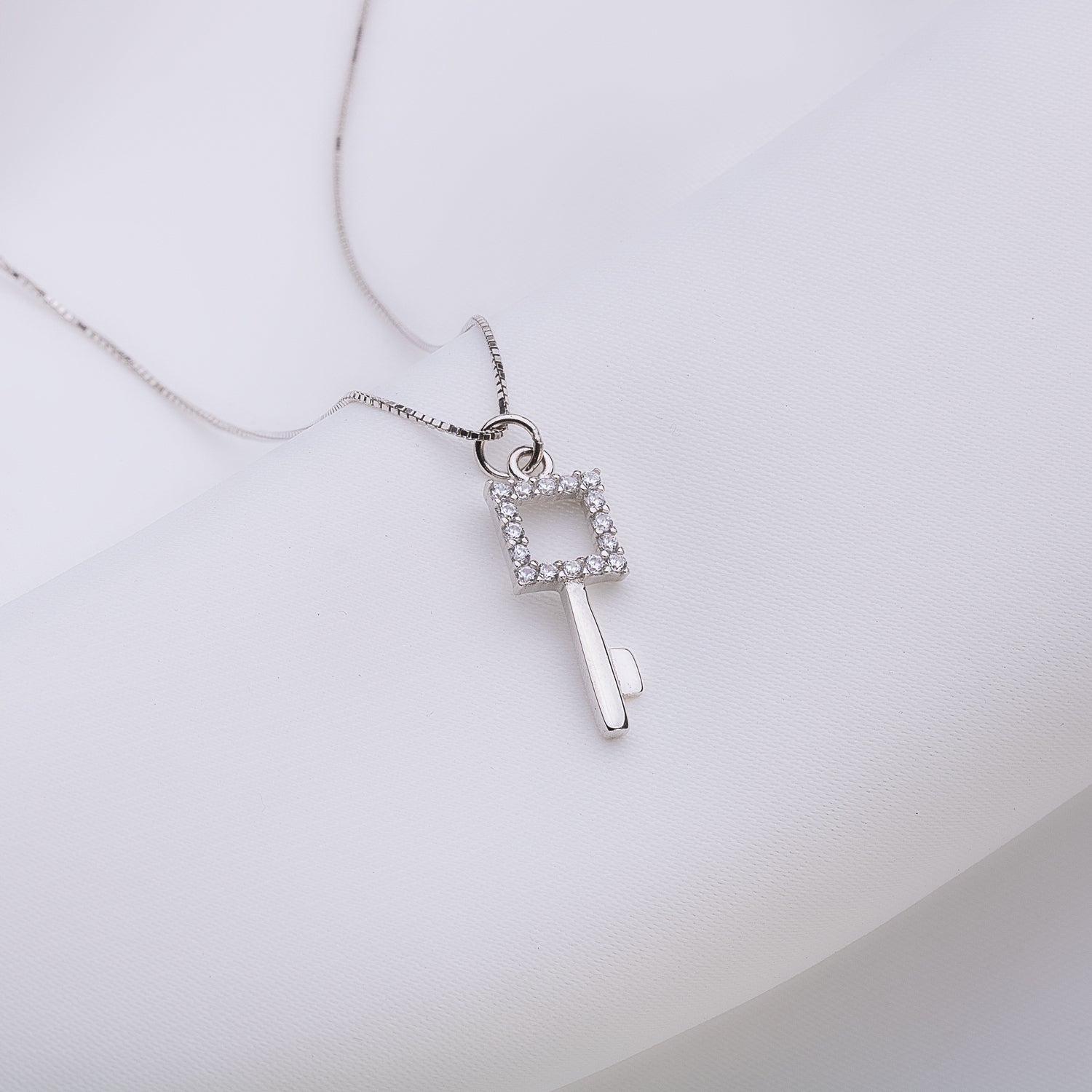 Clé de Cristal Silver Necklace