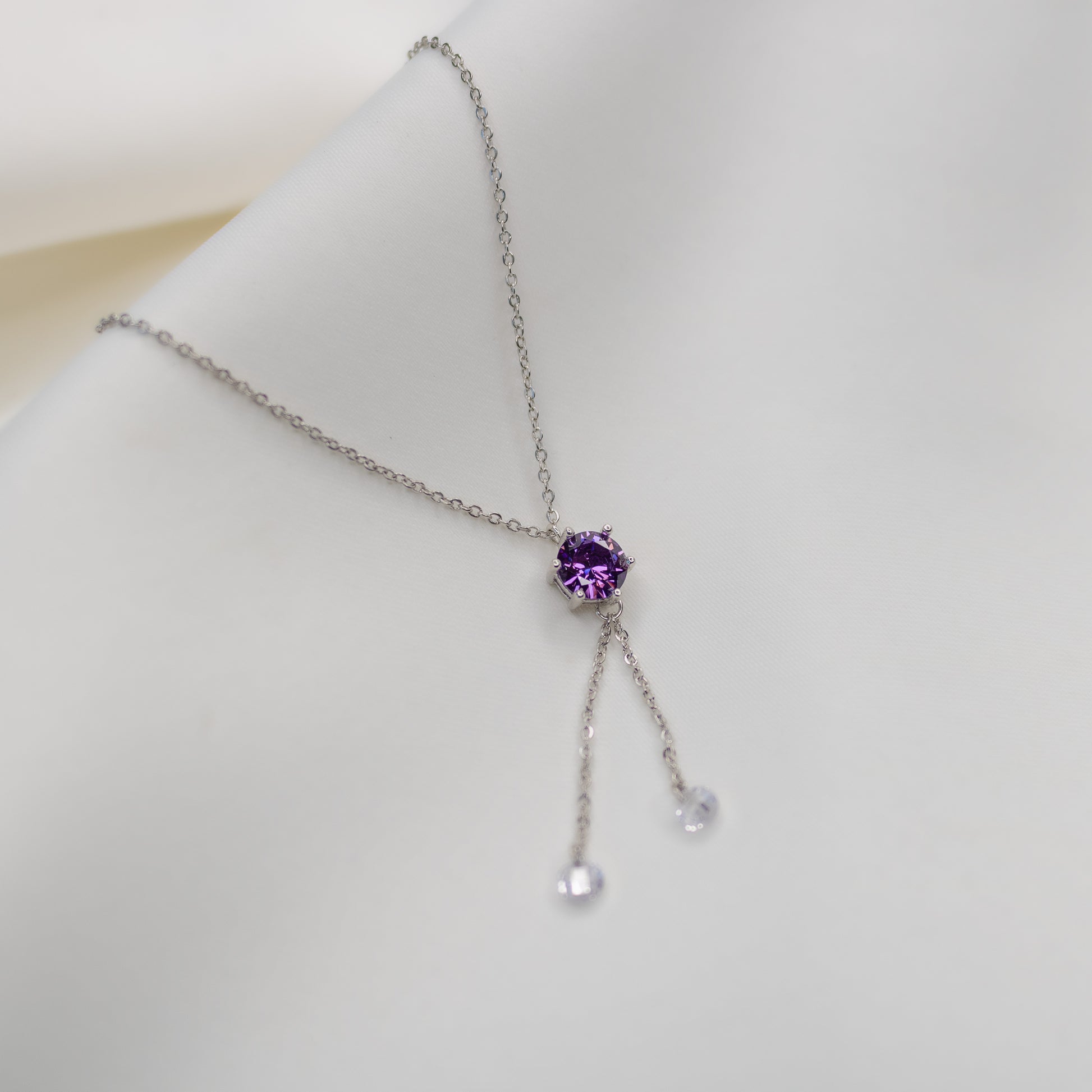Elegant Violet Silver Necklace