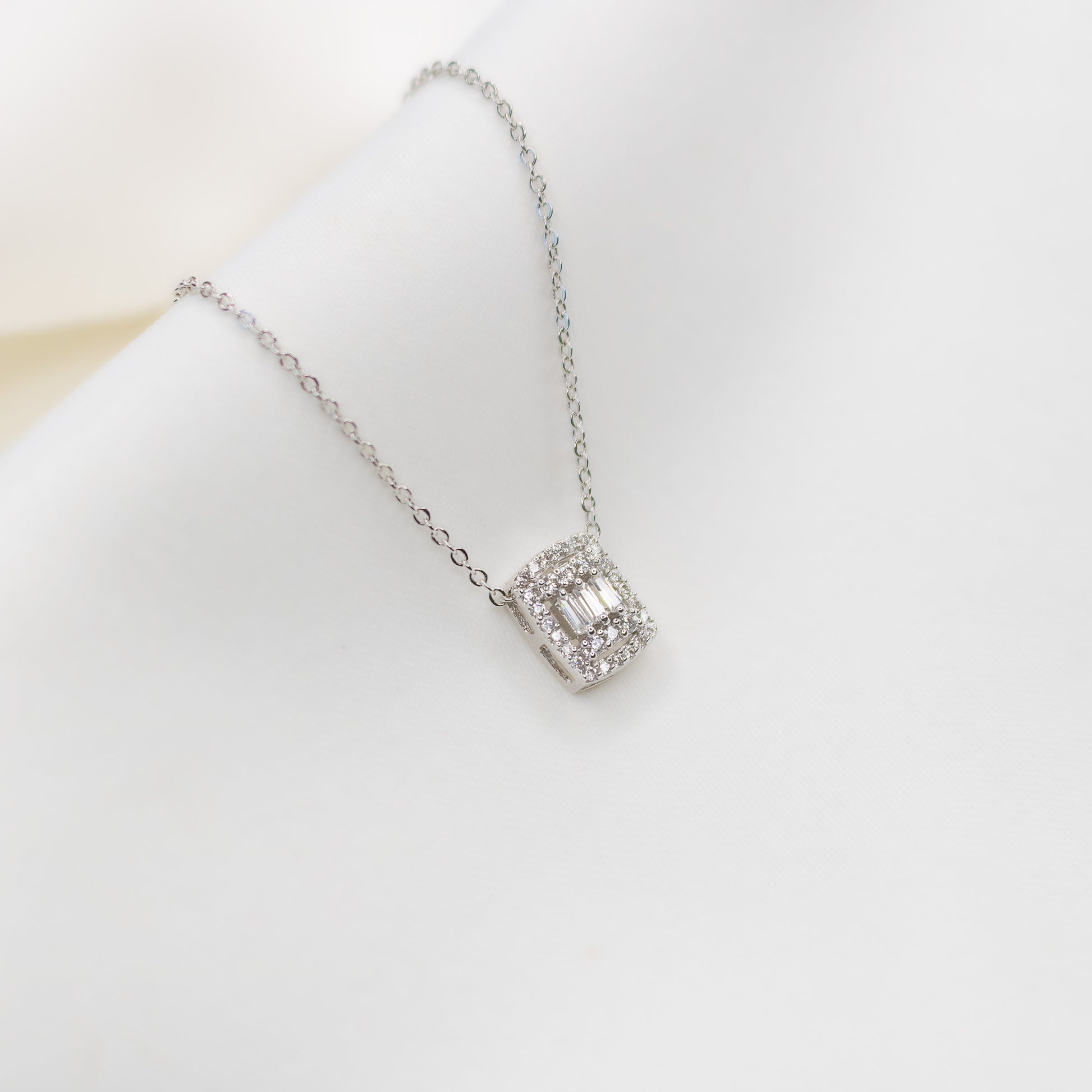 unique Spark Silver Necklace
