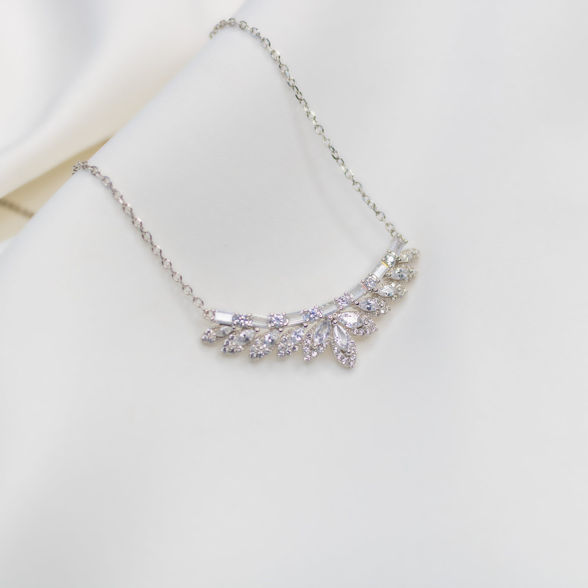 Paradise Glow Silver Necklace