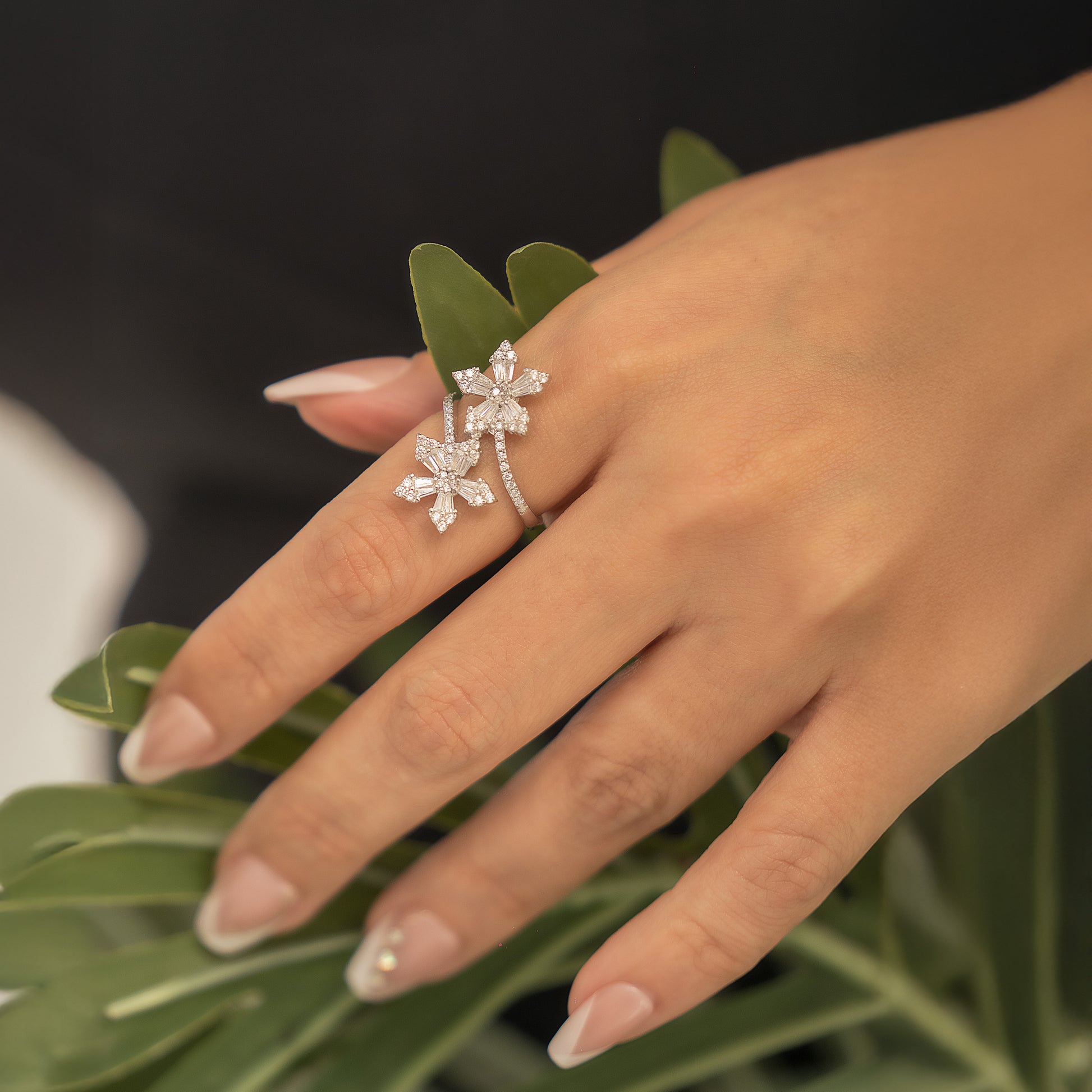 flower design stud with zircon Silver ring