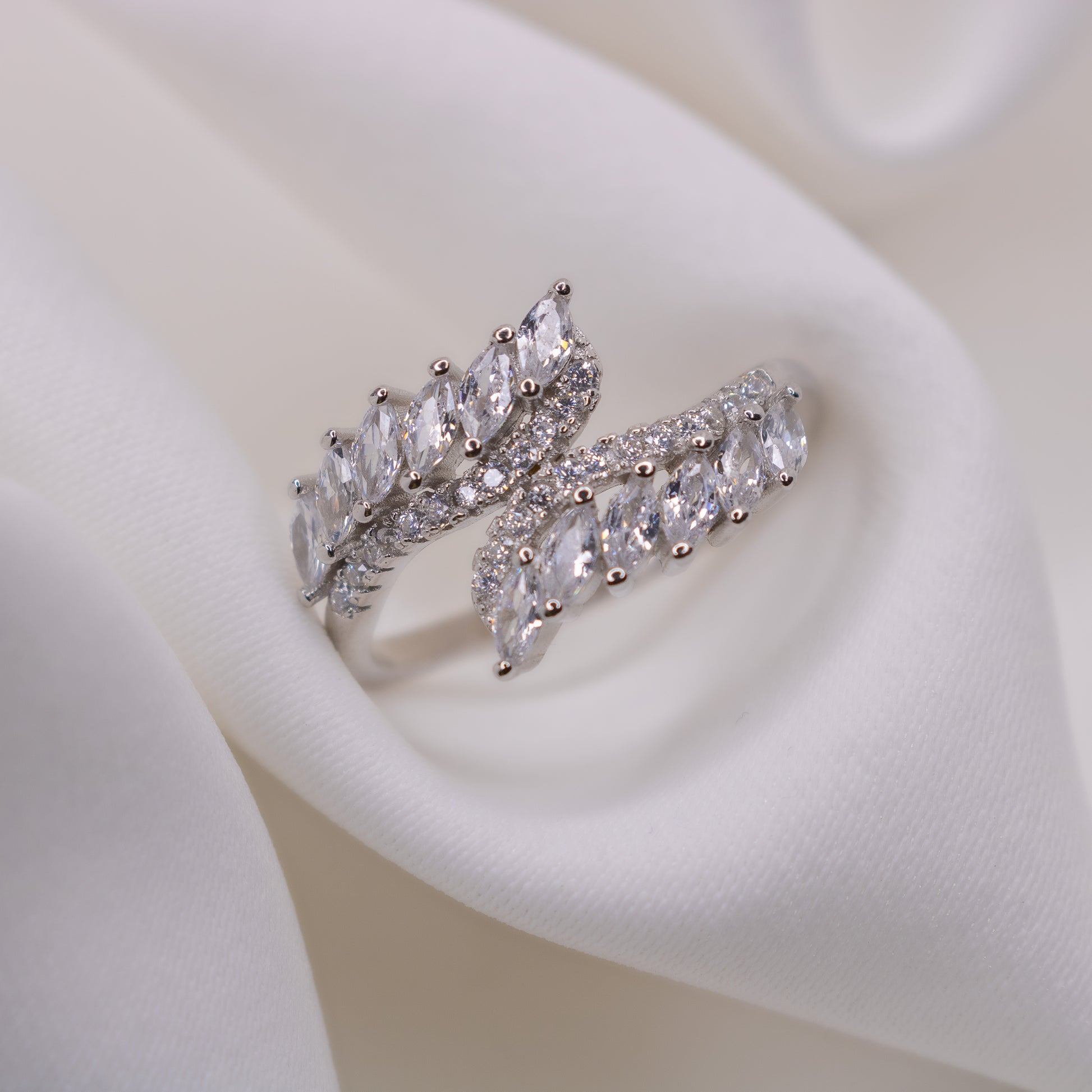 Vesper Glow Silver ring