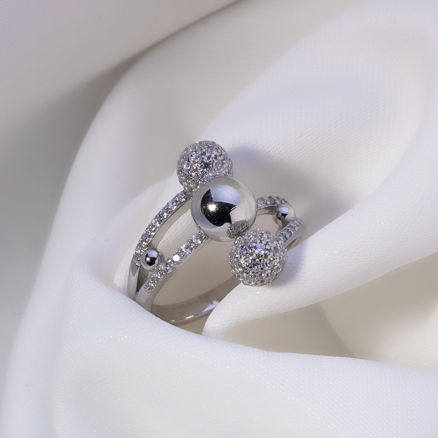Trinity Glow Silver Ring