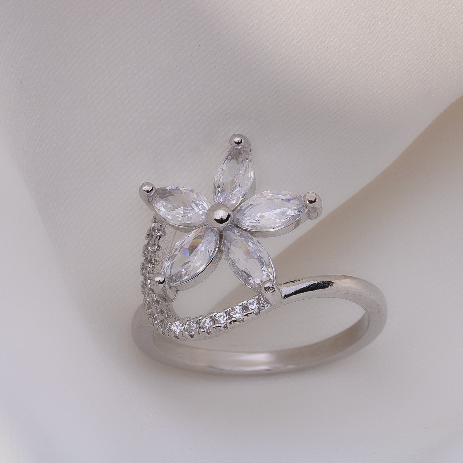 Twinkle Silver Ring
