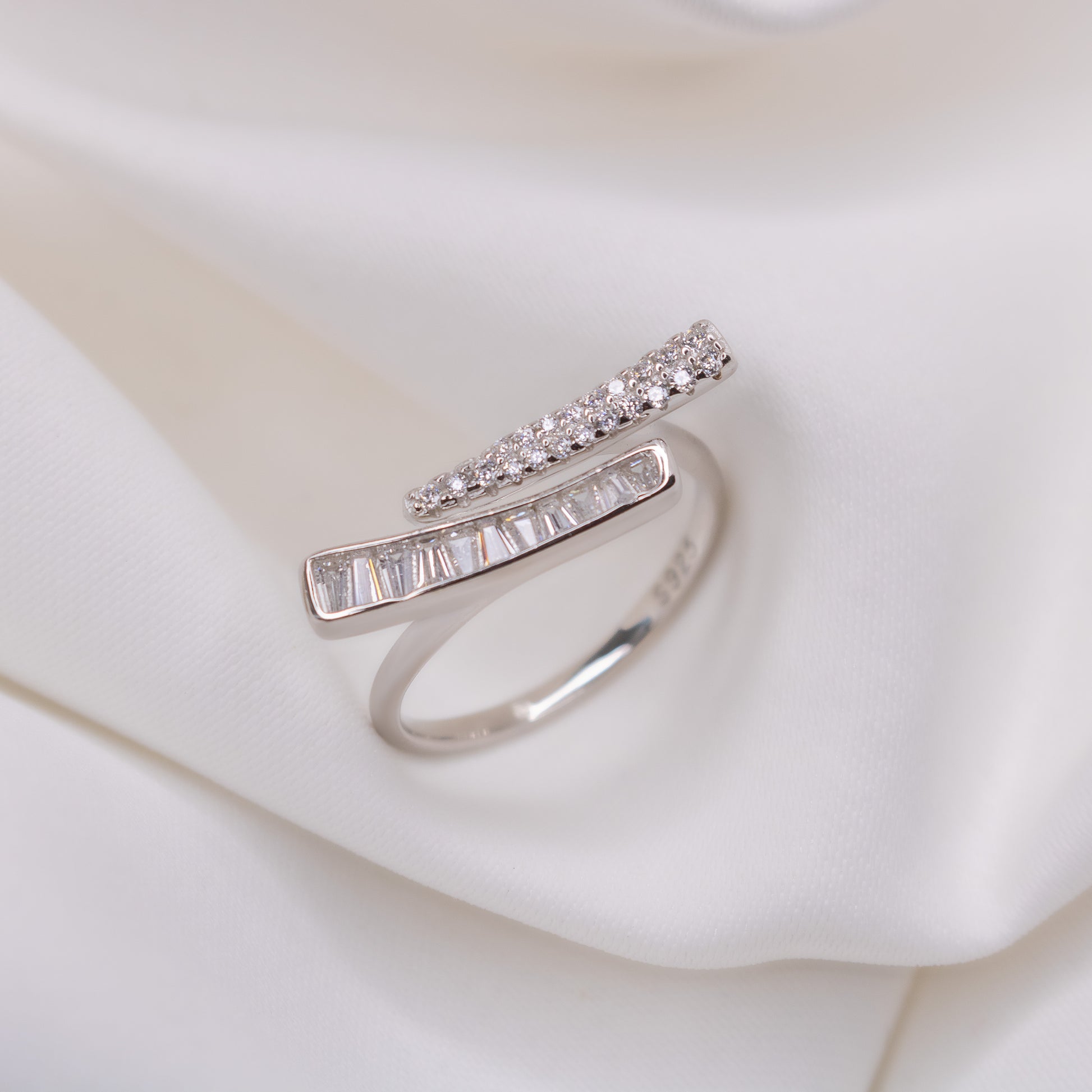 Anna Bavlova Zircon Silver Ring