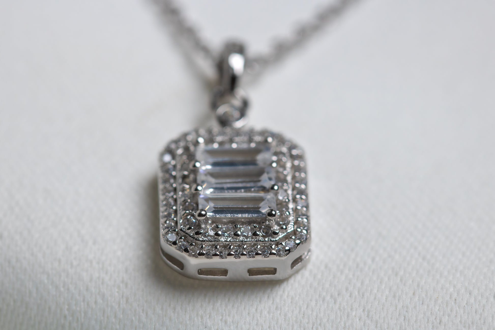 Beautiful White Stone Pendant Chain